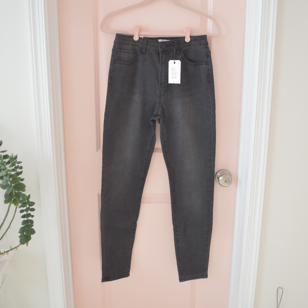 NWT! Forever 21 Charcoal Grey Mid Rise Jeans